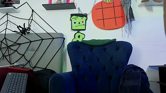 alissonandamy online show from October 20, 9:04 pm