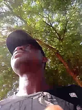 Snapshot of BigBrotherFreak chatting on November 9, 8:51 am BigBrotherFreak online show from November 9, 8:51 am