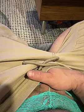 Kissoks1xh online show from April 14, 9:42 pm