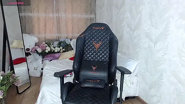 AdrianaSea online show from November 14, 6:06 am