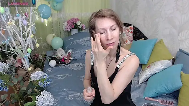 AdrianaSea online show from April 15, 8:42 am