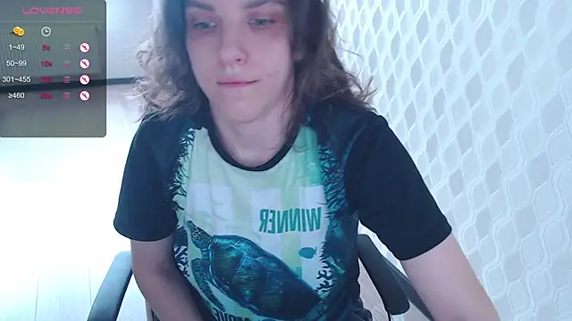 LisaHeart online show from March 25, 2:05 pm