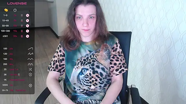 LisaHeart online show from December 19, 7:49 pm