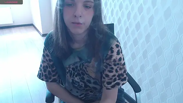 Snapshot of LisaHeart chatting on July 4, 10:54 am LisaHeart online show from July 4, 10:54 am