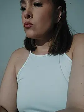 Miss Agatha online show from March 14, 1:33 am