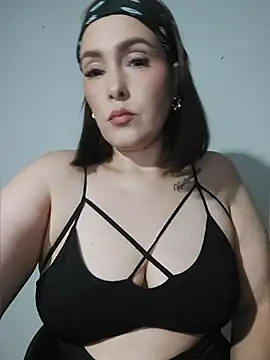 Miss Agatha online show from March 15, 1:40 pm