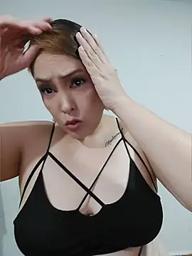 Miss Agatha online show from April 10, 10:39 pm