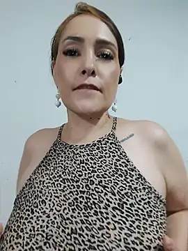 Miss Agatha online show from March 21, 12:45 am