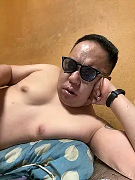 punk0805 online show from March 23, 12:05 pm