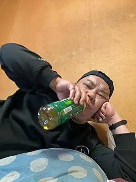 punk0805 online show from April 1, 6:48 am