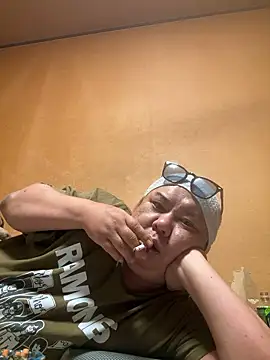 Snapshot of punk0805 chatting on September 25, 11:27 am punk0805 online show from September 25, 11:27 am