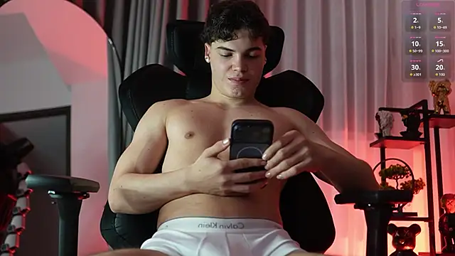 Max cortes1 online show from January 9, 12:06 am