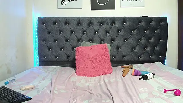Snapshot of Zoe_Medina chatting on February 5, 4:48 am Zoe Medina online show from February 5, 4:48 am