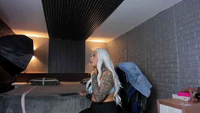 magic marg online show from October 31, 9:00 pm