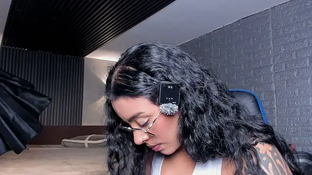 magic marg online show from December 3, 9:03 pm