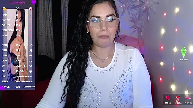 CarolinaRincon online show from February 4, 11:55 pm