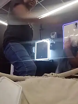 king and Qeen online show from November 22, 2:21 am