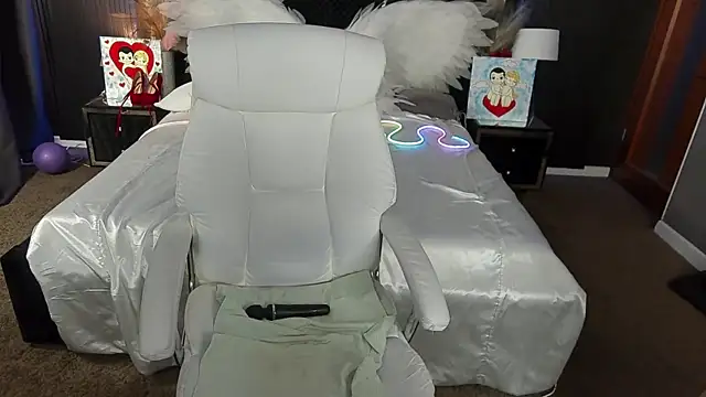 IsabellaFoxyy online show from March 12, 1:48 pm