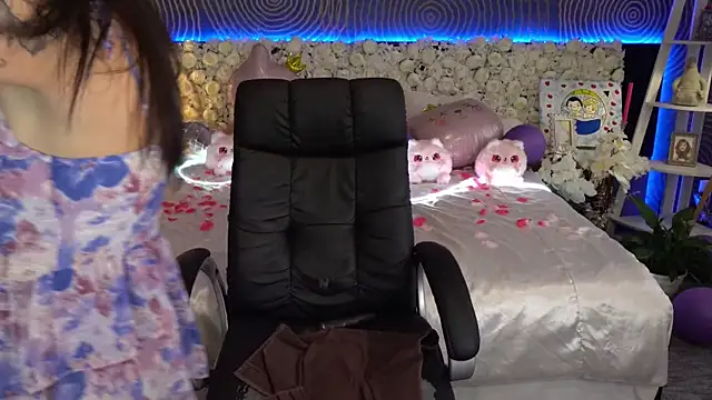 IsabellaFoxyy online show from March 14, 1:50 pm