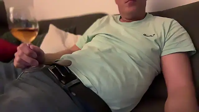 Snapshot of devils-son chatting on October 22, 7:02 pm devils-son online show from October 22, 7:02 pm