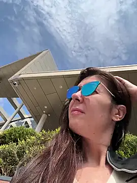 eveangelll online show from April 17, 8:06 am