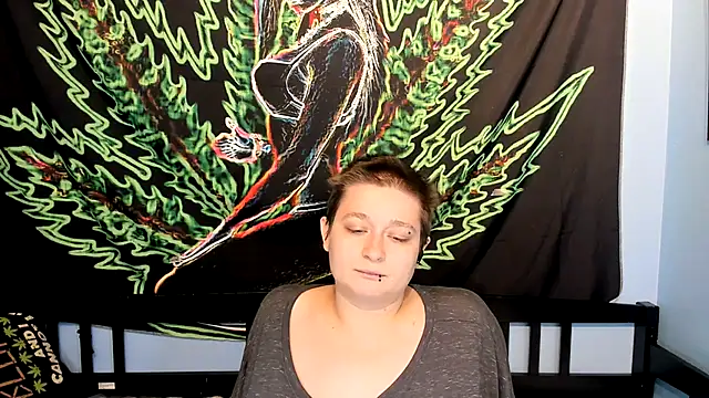 Snapshot of Chloenightmare chatting on November 3, 12:27 am Chloenightmare online show from November 3, 12:27 am