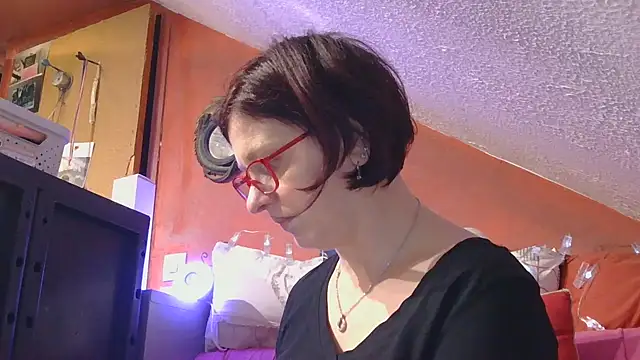 lanax online show from December 15, 1:28 pm