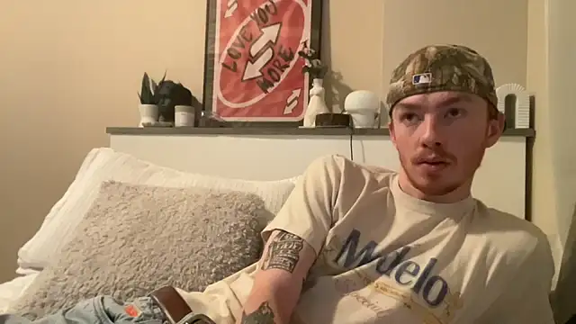 Snapshot of younghungginger chatting on February 6, 12:43 am younghungginger online show from February 6, 12:43 am