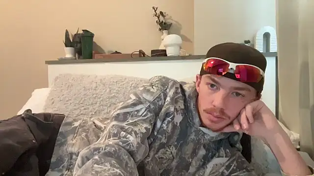 Snapshot of younghungginger chatting on December 1, 8:47 pm younghungginger online show from December 1, 8:47 pm