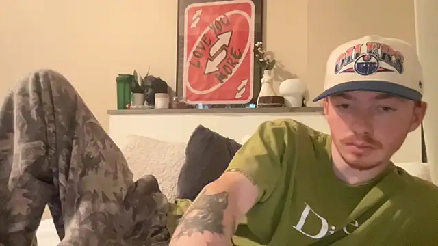 Snapshot of younghungginger chatting on January 30, 1:11 am younghungginger online show from January 30, 1:11 am