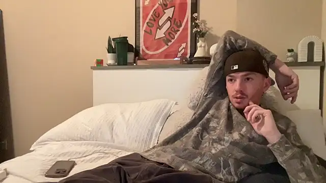 Snapshot of younghungginger chatting on January 4, 5:58 am younghungginger online show from January 4, 5:58 am