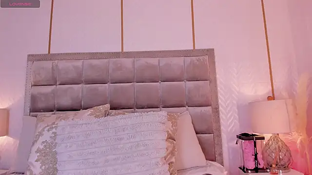 SamanthaClay online show from October 3, 7:59 pm
