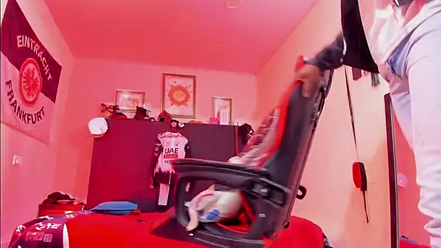 AlejoKhalifa  online show from February 15, 10:36 am