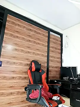 AlejoKhalifa  online show from September 18, 10:40 am