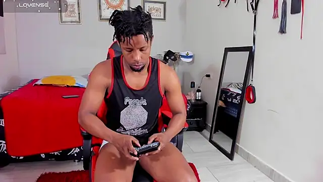 AlejoKhalifa  online show from December 4, 10:47 am