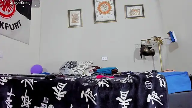 AlejoKhalifa  online show from November 8, 10:19 am