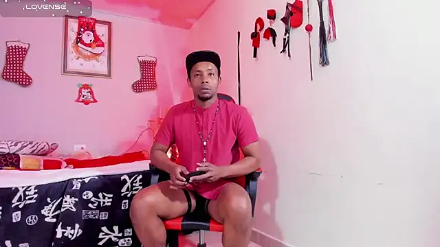 AlejoKhalifa  online show from December 17, 4:56 pm