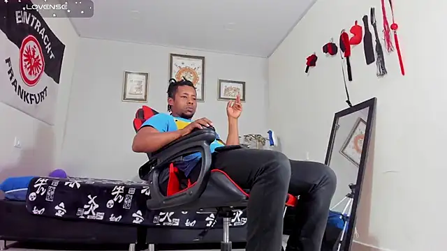 AlejoKhalifa  online show from November 10, 7:35 am