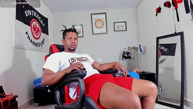 AlejoKhalifa  online show from November 14, 10:19 am