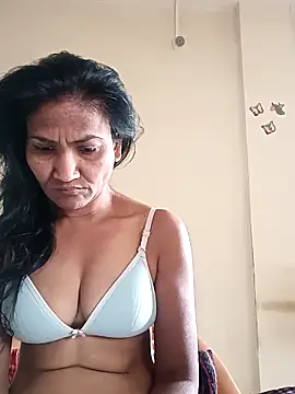 Snapshot of sunita6009 chatting on February 13, 4:01 am sunita6009 online show from February 13, 4:01 am