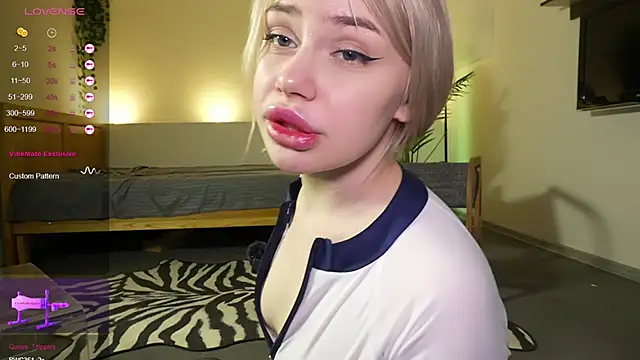 Snapshot of Meukotis chatting on February 26, 3:54 pm Meukotis online show from February 26, 3:54 pm