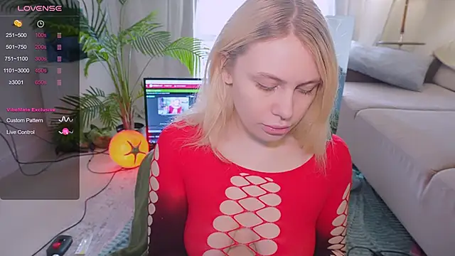 Snapshot of Meukotis chatting on November 15, 9:35 am Meukotis online show from November 15, 9:35 am