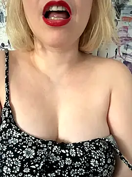 Snapshot of Yourdirtybitch chatting on October 7, 8:59 am Yourdirtybitch online show from October 7, 8:59 am