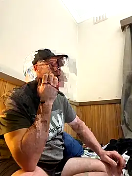 Scoobeysnacks online show from April 17, 4:10 pm