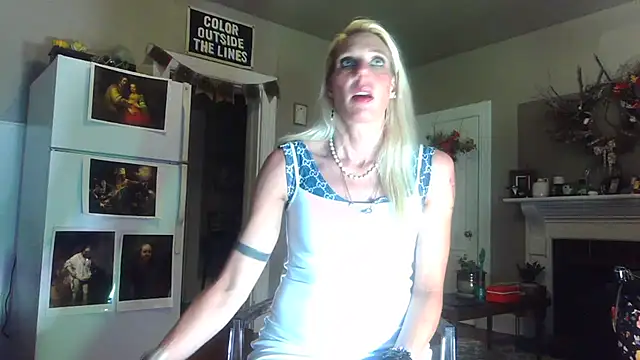 Glamazonx online show from November 10, 1:32 am