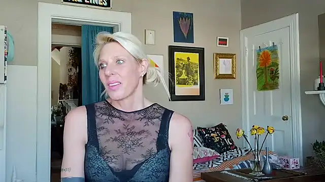 Glamazonx online show from January 11, 8:05 pm