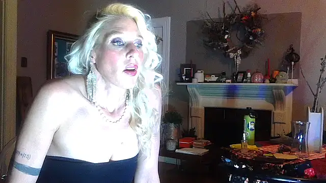 Glamazonx online show from October 31, 2:30 am