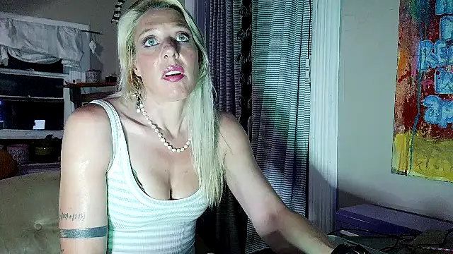 Glamazonx online show from June 4, 3:11 am
