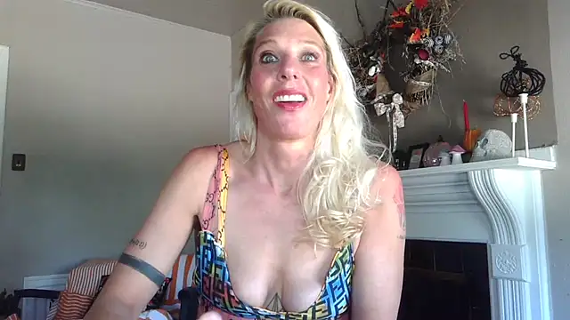 Glamazonx online show from October 5, 4:42 pm