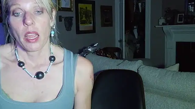Glamazonx online show from April 24, 2:24 am